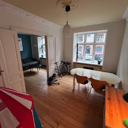 Appartement Centralt Beliggende Lejlighed *